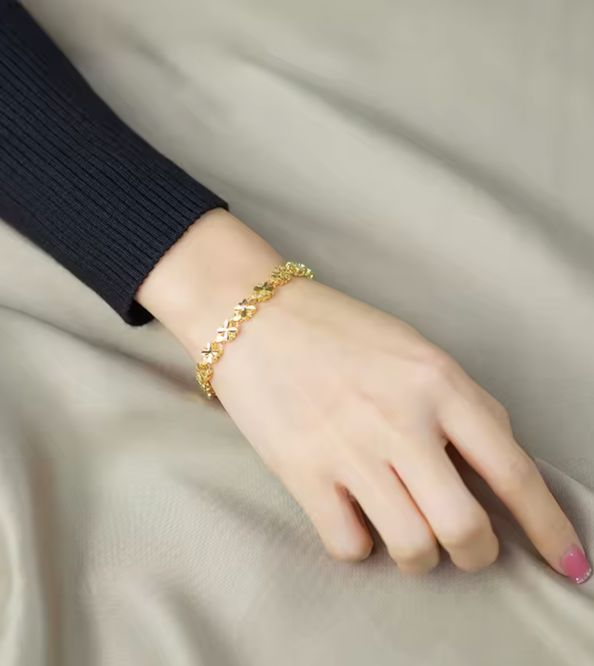 Fashionable Lucky Gold Four Leaf Clover Bracelet