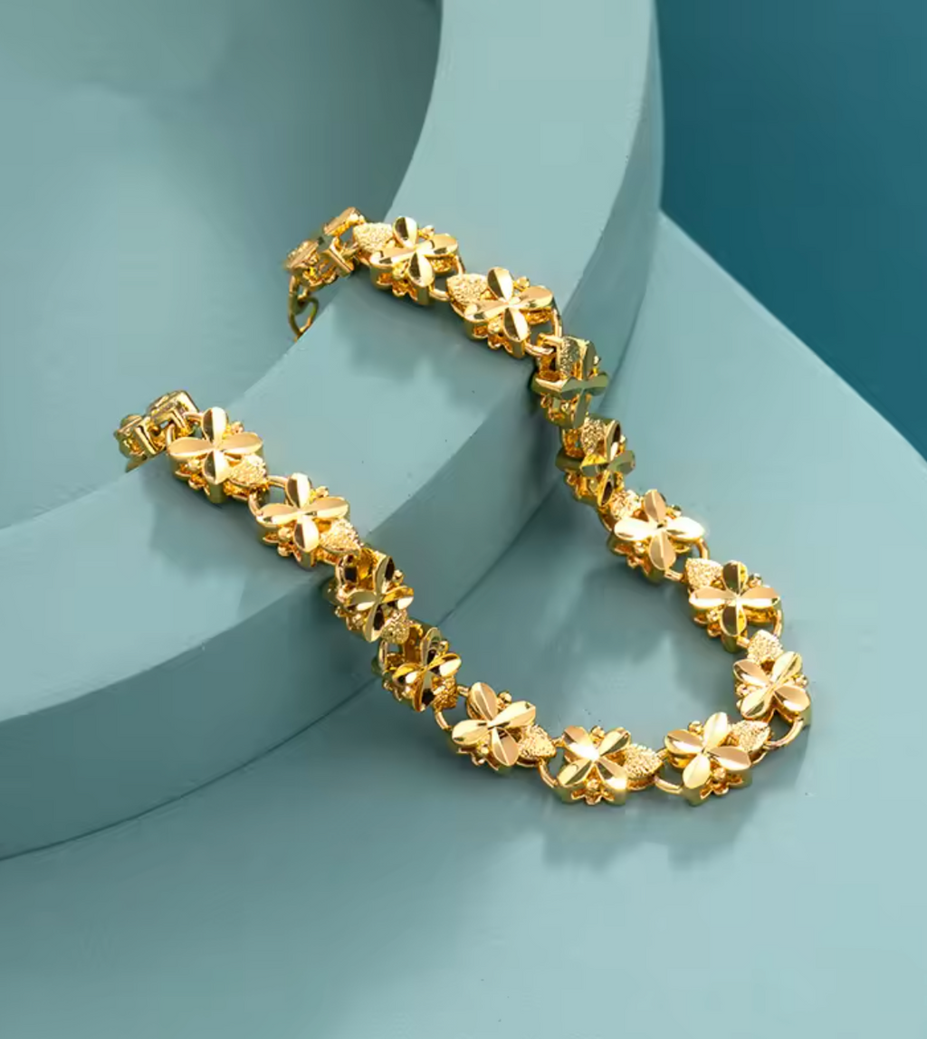 Fashionable Lucky Gold Four Leaf Clover Bracelet