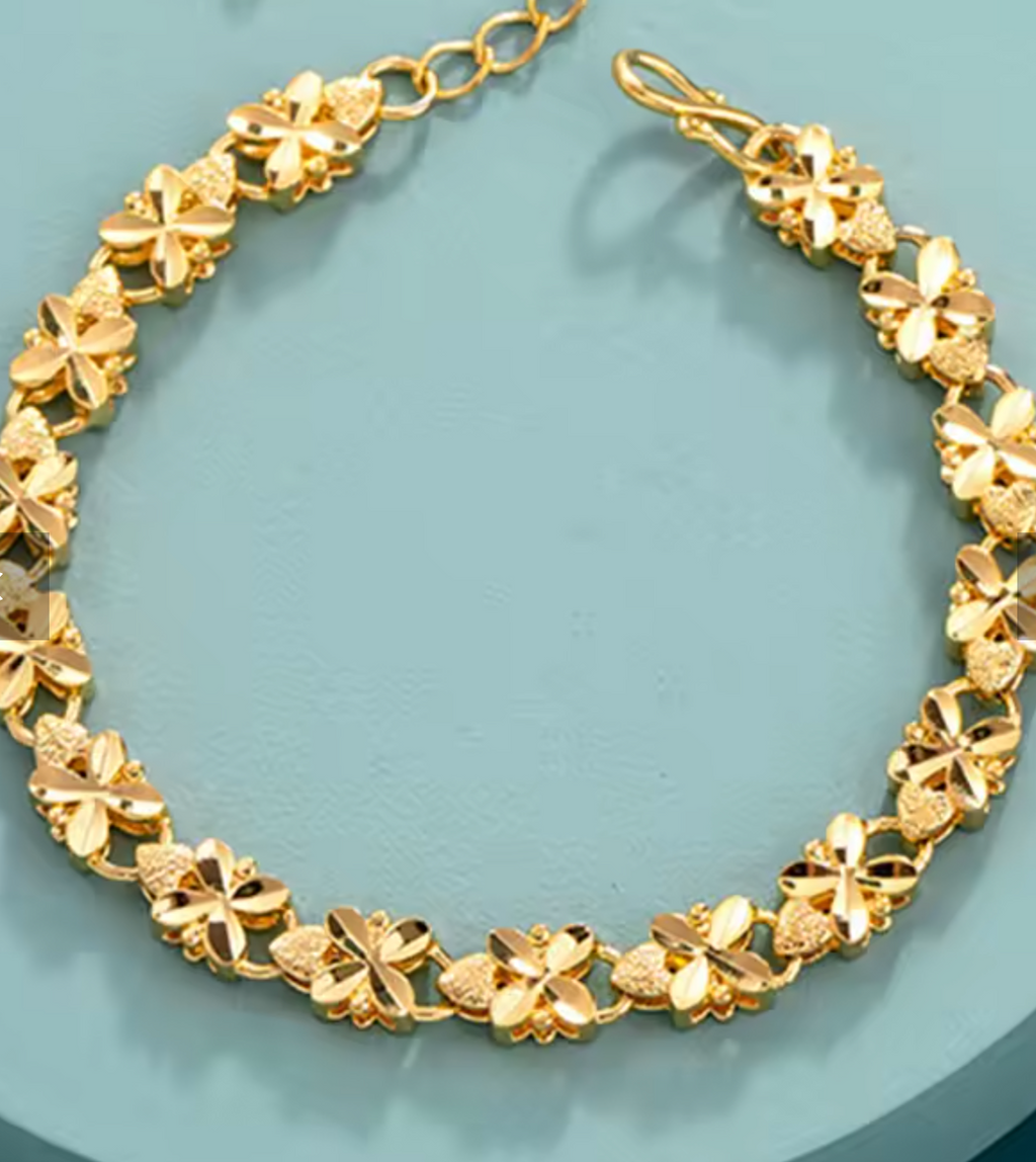 Fashionable Lucky Gold Four Leaf Clover Bracelet