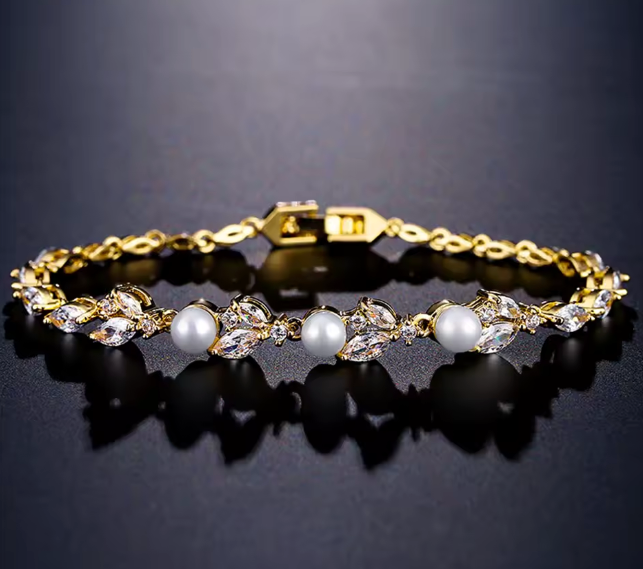 Exquisite Marquise Zircon Leaves Pearl Bracelet for Women