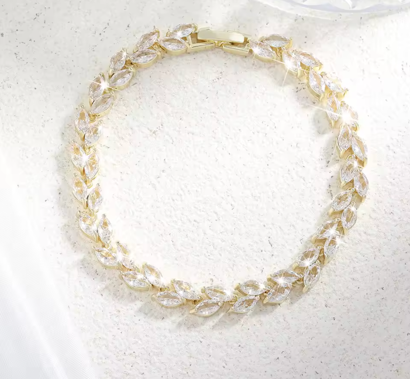 Fashion White Leaf Bracelet Bangle for Women