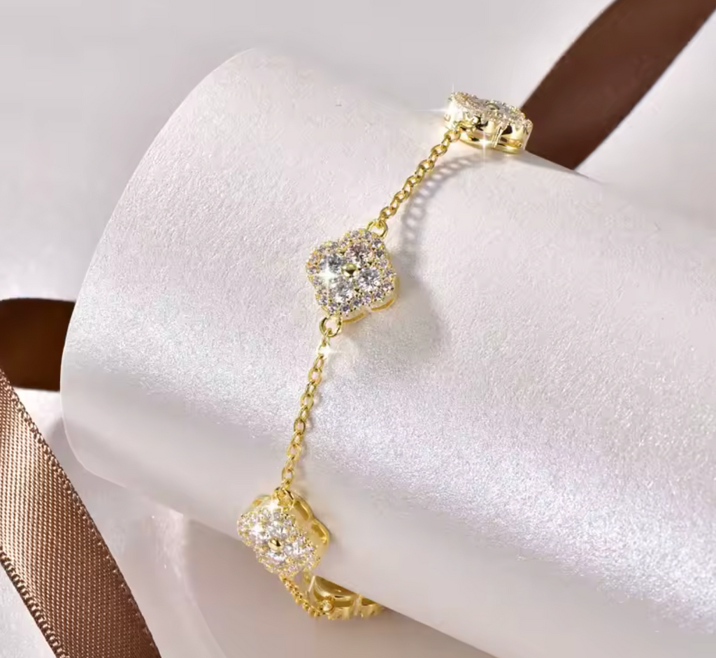 Clover Moissanite Women Bracelet